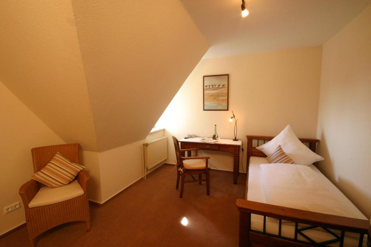 Inselhotel Kapitaen Tadsen / Amrum 内伯尔 外观 照片
